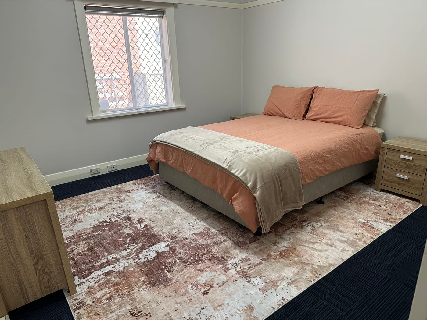 Comfortable queen bedroom